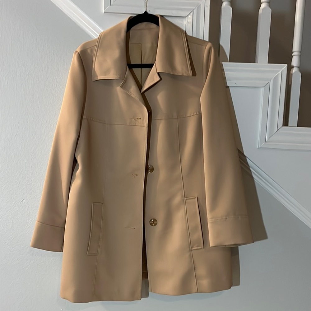 Elegant‎ Tan Women's Coat Vintage Passport Rare find